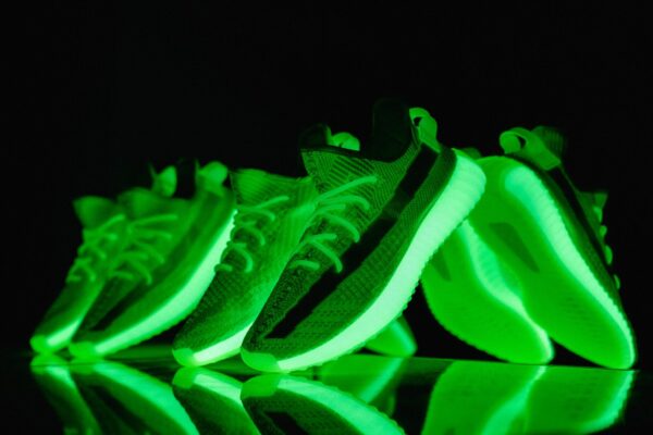Giày Adidas Yeezy Boost 350 V2 'Glow' EG5293 - Ảnh 2