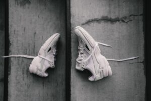 Alternative view of Giày Adidas Falcon 'Triple White' B28128