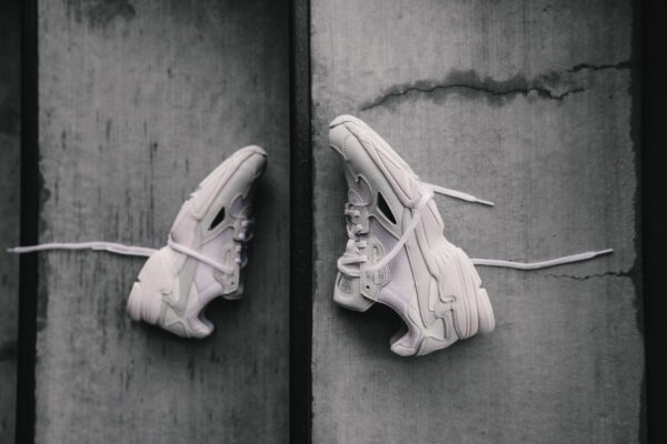 Giày Adidas Falcon 'Triple White' B28128 - Ảnh 2