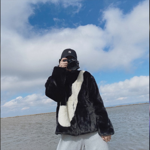 Áo Nike Women's Sportswear Faux Fur Jacket Black CU6559-010 - Ảnh 3