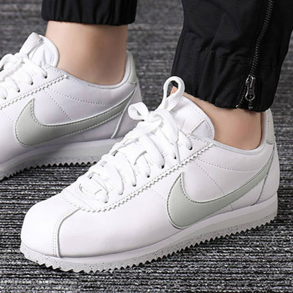 Giày Nike Wmns Classic Cortez Flyleather 'White Light Silver' AR4874-100 - Ảnh 2