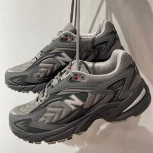 Alternative view of Giày New Balance 725 'Dark Grey' ML725C