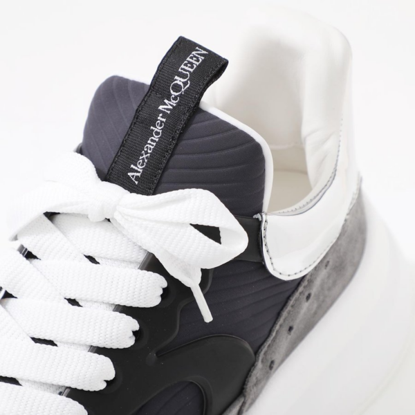 Giày Alexander McQueen Oversized Runner 'Grey Navy' 604281-WHBGP-1232 - Ảnh 3