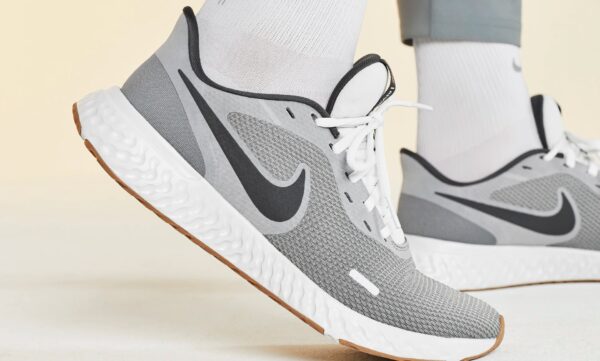 Giày Nike Revolution 5 Smoke Grey BQ3204-008 - Ảnh 3