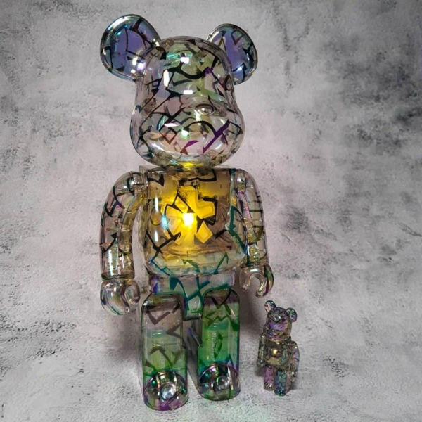 Mô Hình Bearbrick x Jimmy Choo x Eric Haze Curated By: Piggy Light Up - Ảnh 2