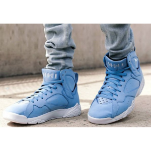 Alternative view of Giày Nike Air Jordan 7 Retro GS 'Pantone' 304774-400