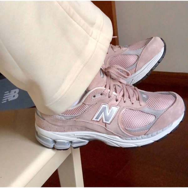 Giày New Balance 2002R 'Cherry Blossom Powder' ML2002R4 - Ảnh 2
