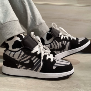 Alternative view of Giày Nike Air Jordan 1 Low GS 'Zebra' 553560-057