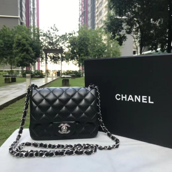 Túi Chanel Mini Flap Bag Lambskin & Gold-Tone Metal Black A35200-Y01480-94305 - Ảnh 2