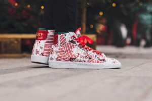 Alternative view of Giày Nike Wmns Blazer Mid QS 'Gift Wrapped Pack' 637990-600