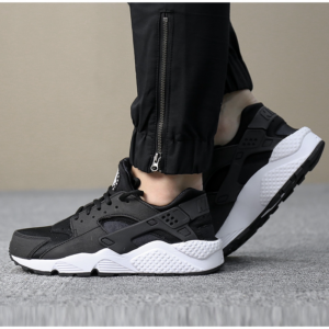 Alternative view of Giày Nike Wmns Air Huarache Run 'Black White' 634835-006