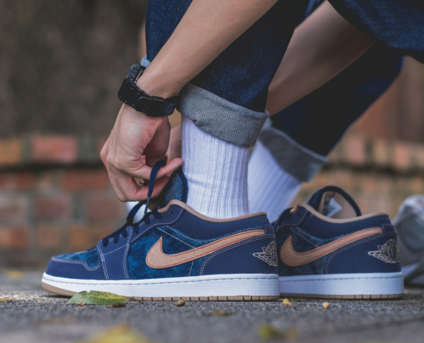 Giày Nike Air Jordan 1 Low SE GS 'Denim' DM4692-400 - Ảnh 2