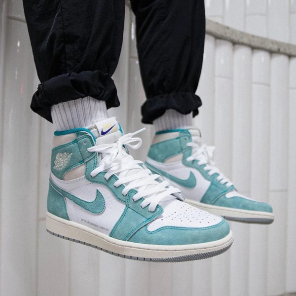 Giày Nike Air Jordan 1 Retro High OG GS 'Turbo Green' 575441-311 - Ảnh 2