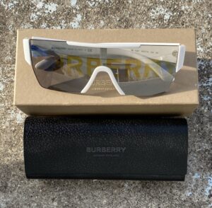 Alternative view of Kính Burberry Sunglasses 4291-3007H-140