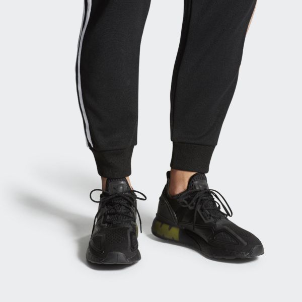 Giày Adidas ZX 2K Boost 'Black Solar Yellow' FV8453 - Ảnh 2