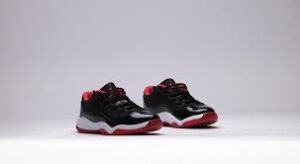 Alternative view of Giày Nike Air Jordan 11 Retro Low BP 'Bred' 505835-012