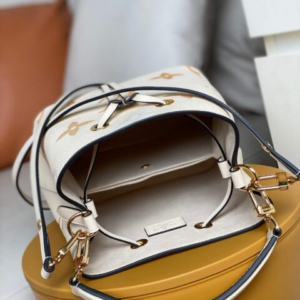 Alternative view of Túi Louis Vuitton NéoNoé BB Monogram Empreinte Handbags M45716