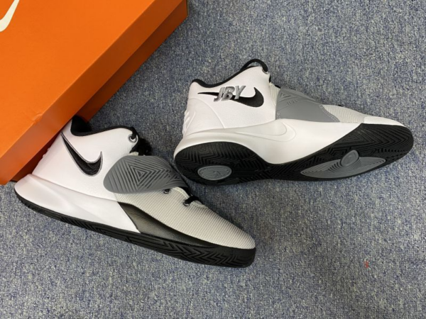 Giày Nike Kyrie Flytrap 3 GS 'White Black' BQ5620-102 - Ảnh 3