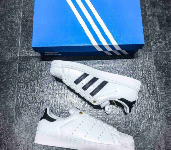 Giay Adidas Stan Smith 'White Gold Metallic' FX7577