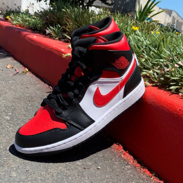 Giày Nike Air Jordan 1 Mid 'Bred Toe' 554724-079 - Ảnh 8