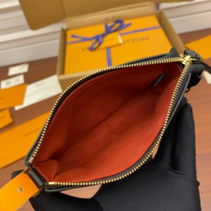 Alternative view of Túi Louis Vuitton Mini Pochette Accessoires 'Bicolor' M80732