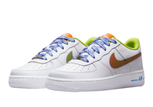 Alternative view of Giày Nike Air Force 1 Low GS Iridescent Swoosh DQ7767-100
