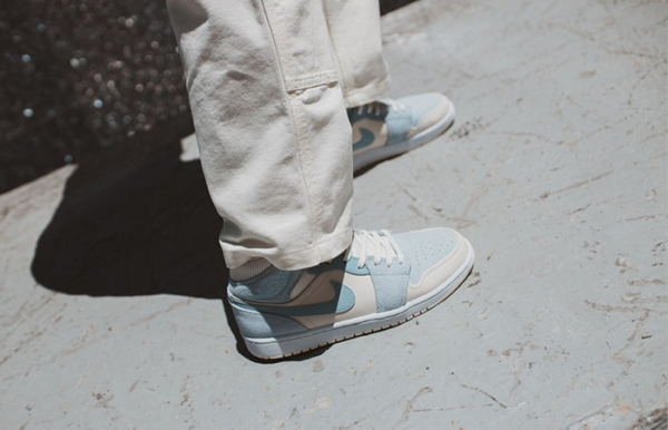 Giày Nike Air Jordan 1 Mid SE 'Sail Light Blue' DA4666-100 - Ảnh 2