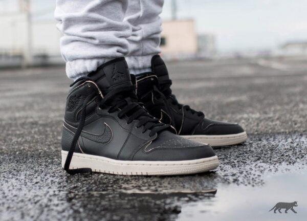 Giày Nike Air Jordan 1 Retro High 'Black Desert Sand' AA3993-021 - Ảnh 4