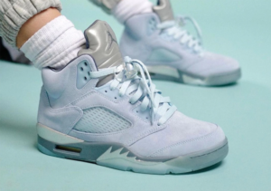 Alternative view of Giày Nike Wmns Air Jordan 5 Retro 'Blue Bird' DD9336-400