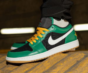 Giay Nike Air Jordan 1 Low SE 'Holiday Special' DQ8422-300