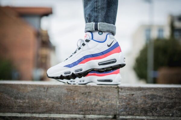 Giày Nike Air Max 95 Essential 'White Solar Red' 749766-106 - Ảnh 5