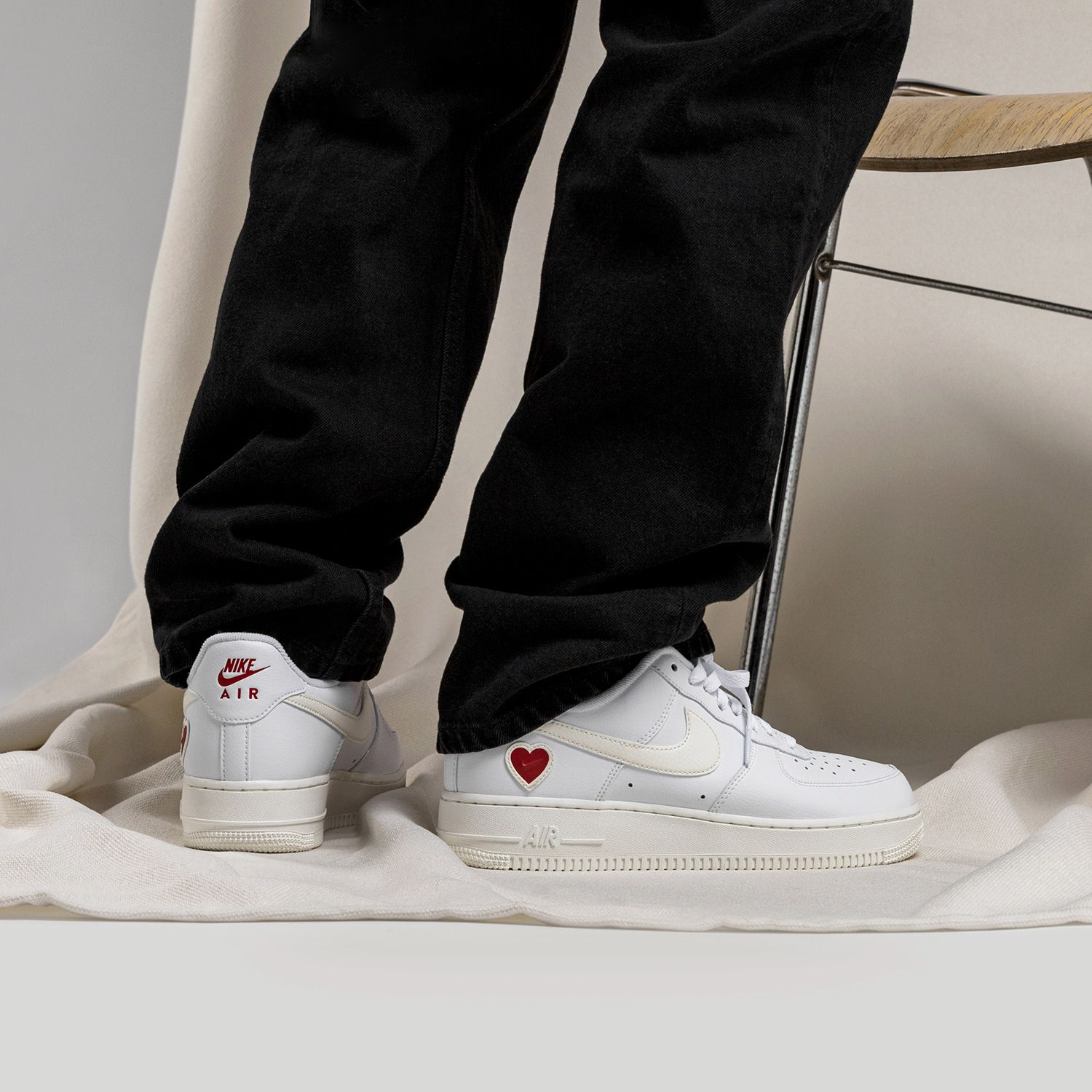 Giày Nike Air Force 1 Low 'Valentine's Day' DD7117-100 - Ảnh 4
