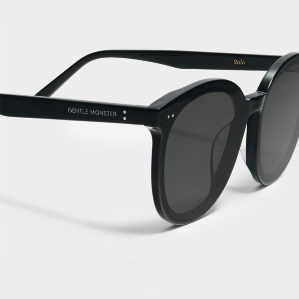 Kính Gentle Monster SOLO 01 Black - Ảnh 2