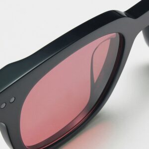 Alternative view of Kính Gentle Monster South Side 01 Red