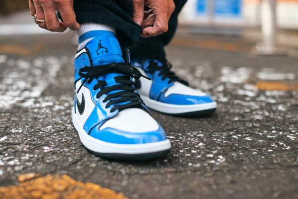 Giày Nike Air Jordan 1 Mid SE 'Signal Blue' DD6834-402 - Ảnh 7