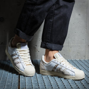 Alternative view of Giày Adidas Superstar 'Aluminium' GY3420
