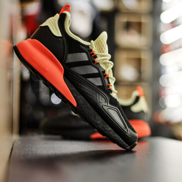 Giày Adidas ZX 2K Boost 'Black Solar Red' FV9999 - Ảnh 2
