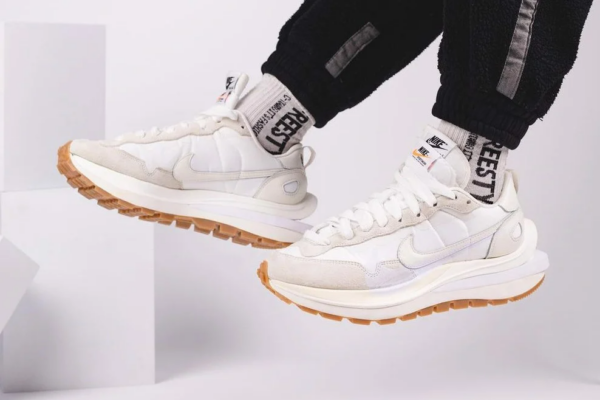 Giày Nike Sacai x VaporWaffle 'Sail Gum' DD1875-100 - Ảnh 4