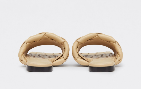 Dép Bottega Veneta Lido Flat Sandal 'Cane Sugar' 608853VBSS02624 - Ảnh 3