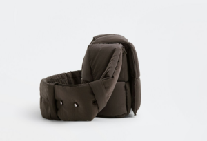 Tui Bottega Veneta Padded Tech Cassette 'Fondant' 628951VBO812145