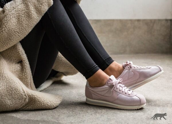 Giày Nike Cortez Nylon 'Particle Rose' 749864-605 - Ảnh 3