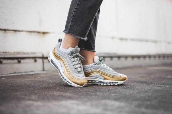 Giày Nike Air Max 97 'Vast Grey Metallic Gold' AQ4137-001 - Ảnh 3
