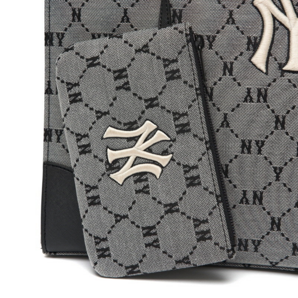 Túi MLB Monogram New York Yankees Black 3AORL021N-50GRS - Ảnh 4