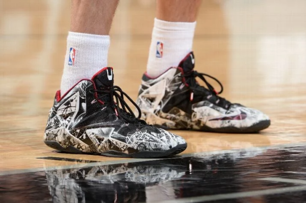 Giày Nike LeBron 11 'Graffiti' 616175-100 - Ảnh 6