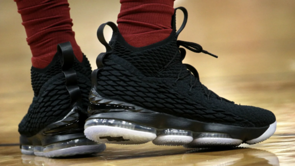 Giày Nike LeBron 15 'Black Gum' 897648-001 - Ảnh 8