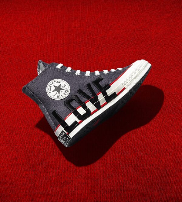 Giày Converse Wmns Chuck 70 High 'Love Fearlessly' 567153C - Ảnh 5