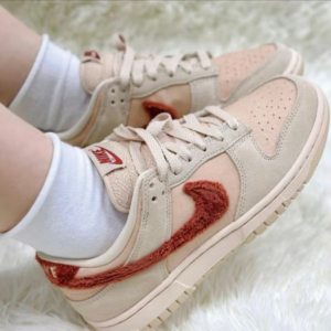 Giay Nike Dunk Low 'Terry Swoosh' DZ4706-200