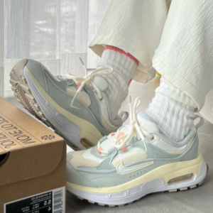 Giay Nike Air Max Bliss 'Light Silver Sail' FB7170-111