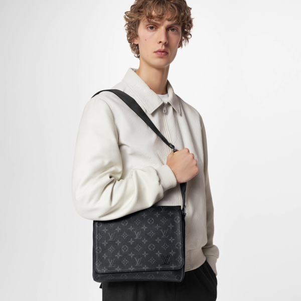 Túi Louis Vuitton District Messenger M45272 - Ảnh 2