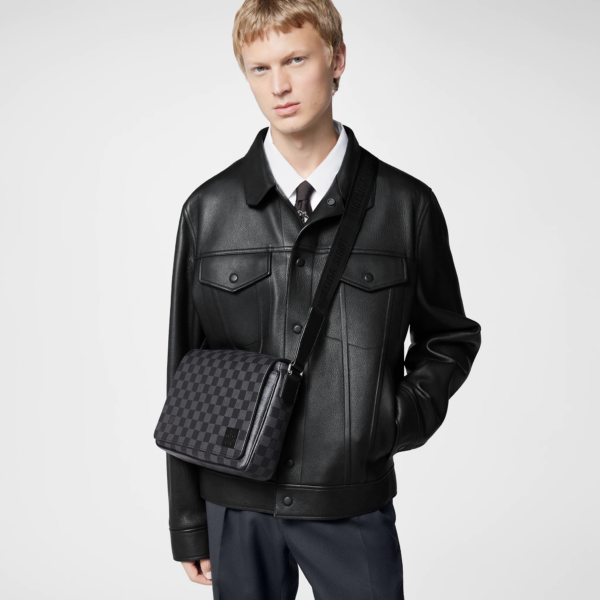 Tui Louis Vuitton District PM Messenger Bag 'Black' N42710